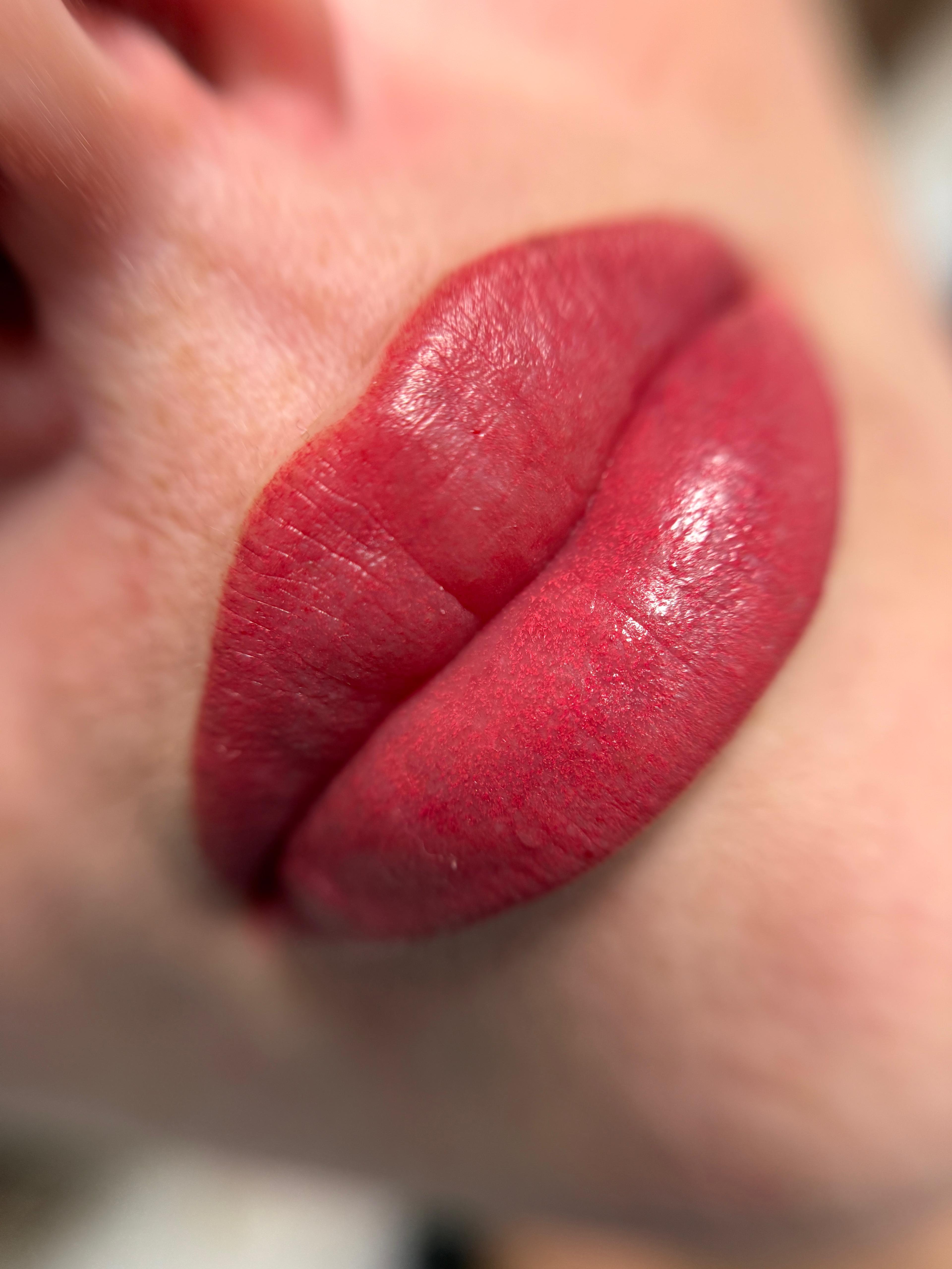 Micropigmentare buze