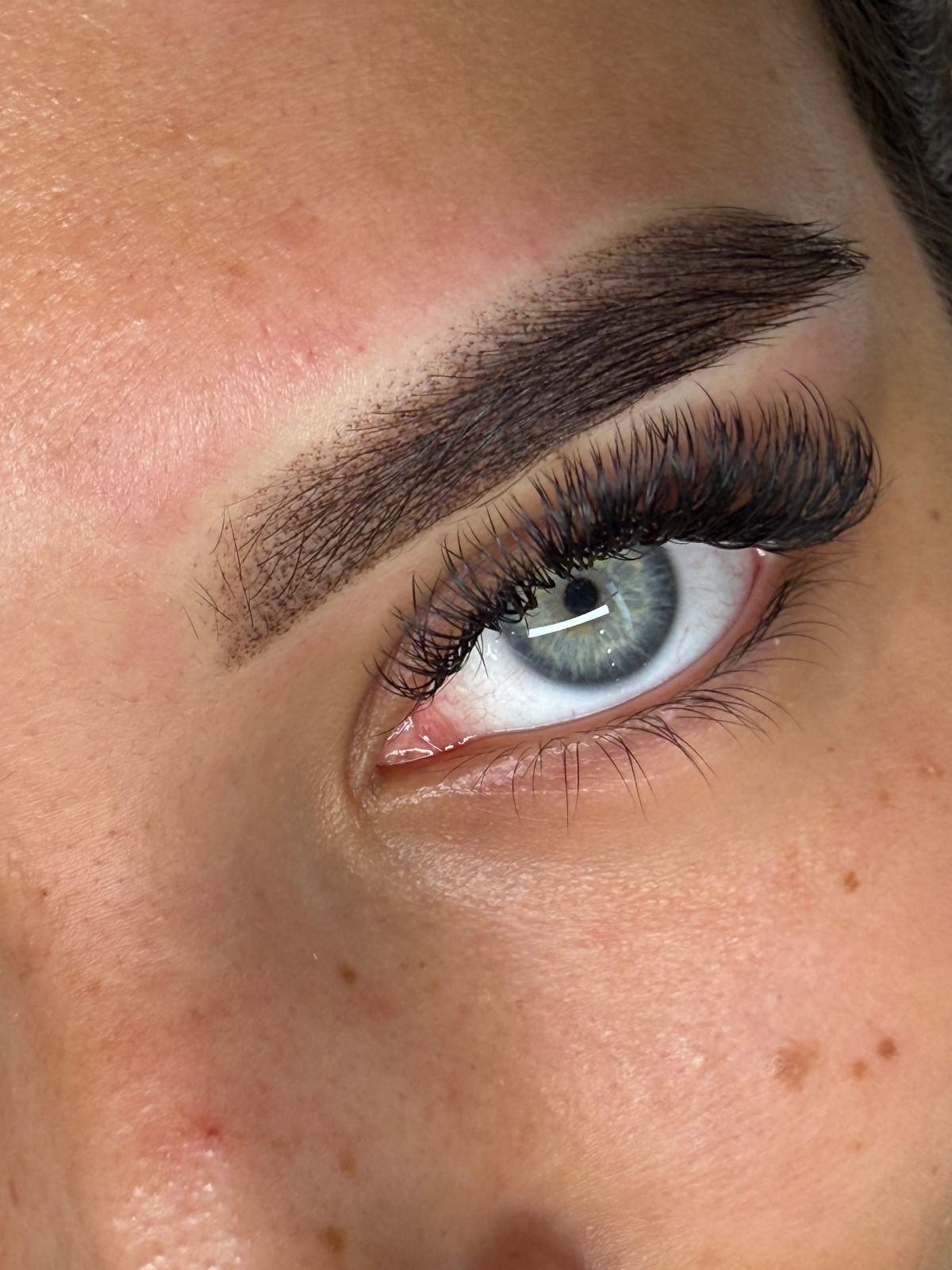 Micropigmentare sprâncene