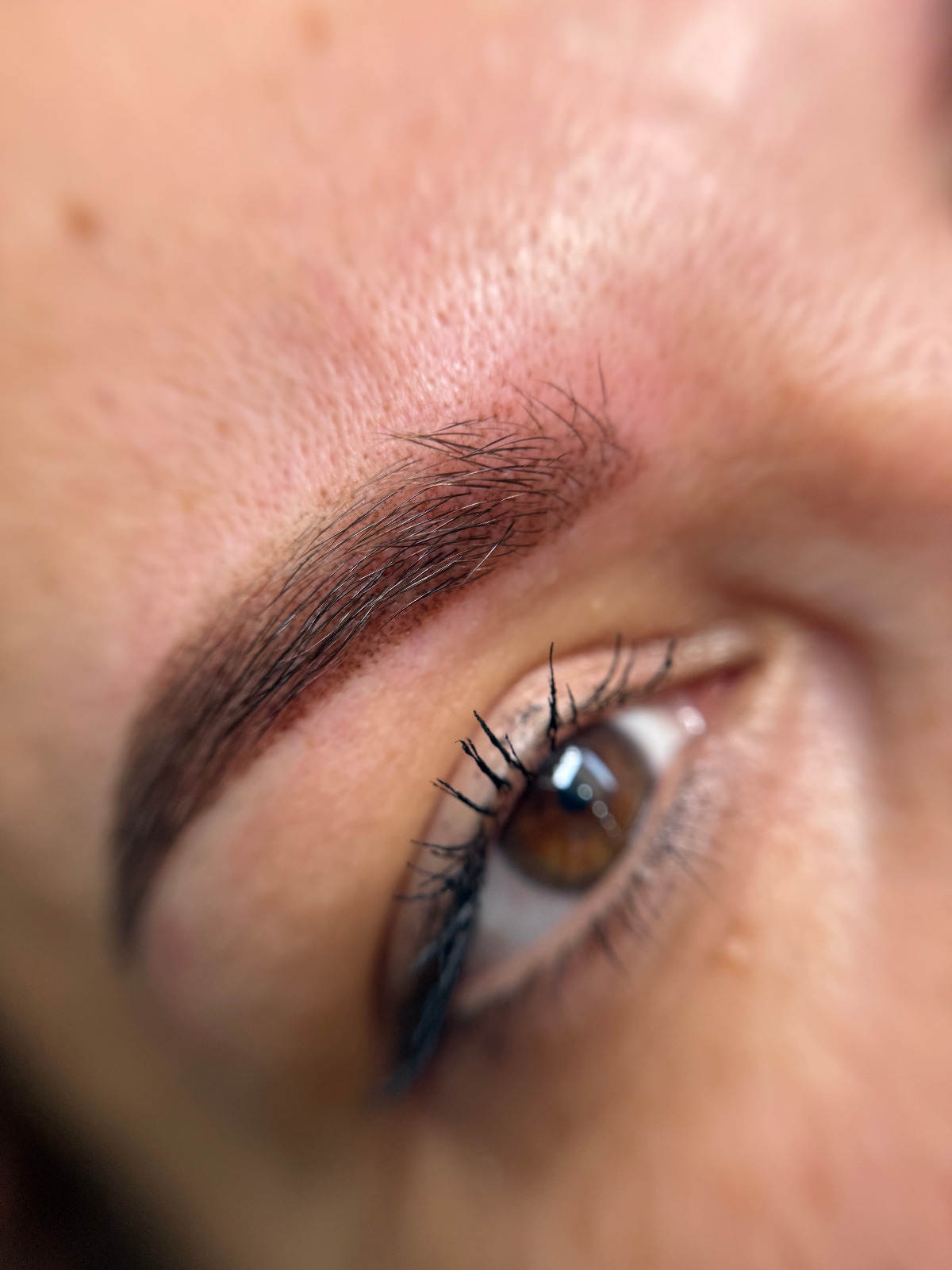 Micropigmentare sprâncene