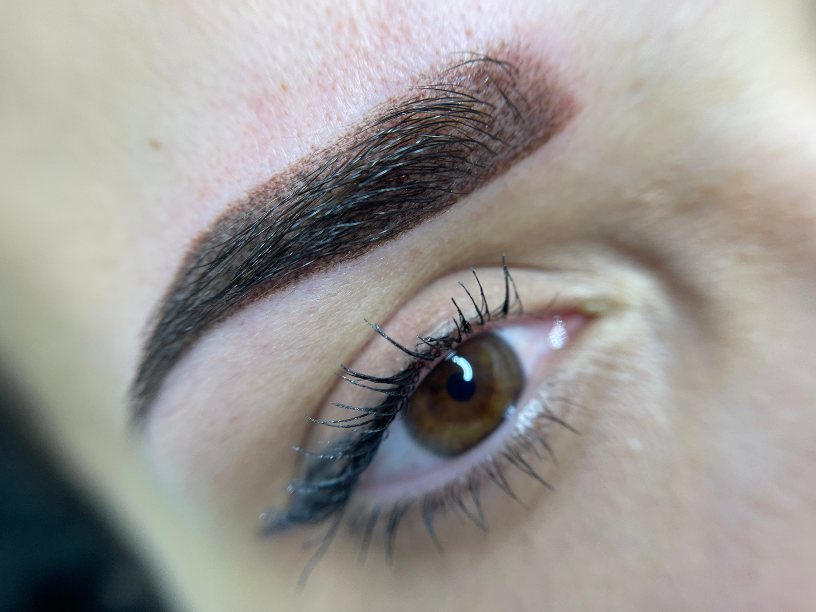 Micropigmentare sprâncene