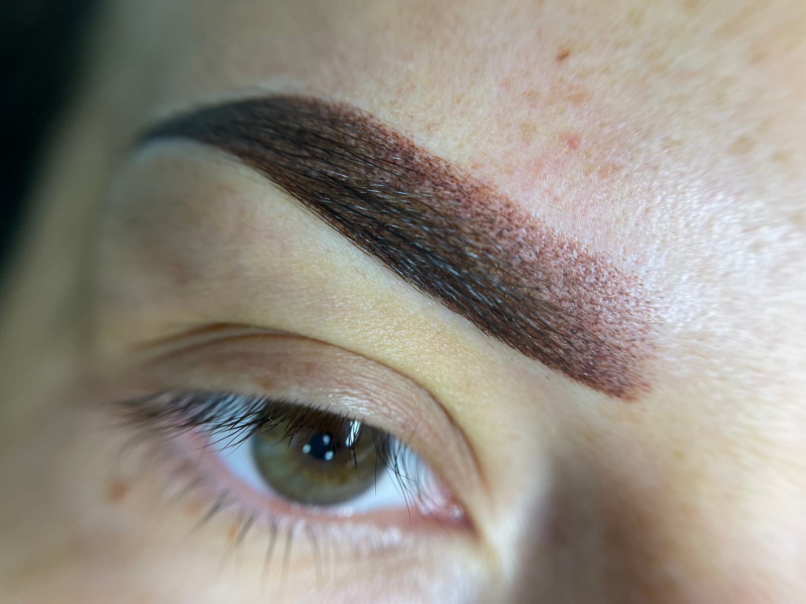 Micropigmentare sprâncene