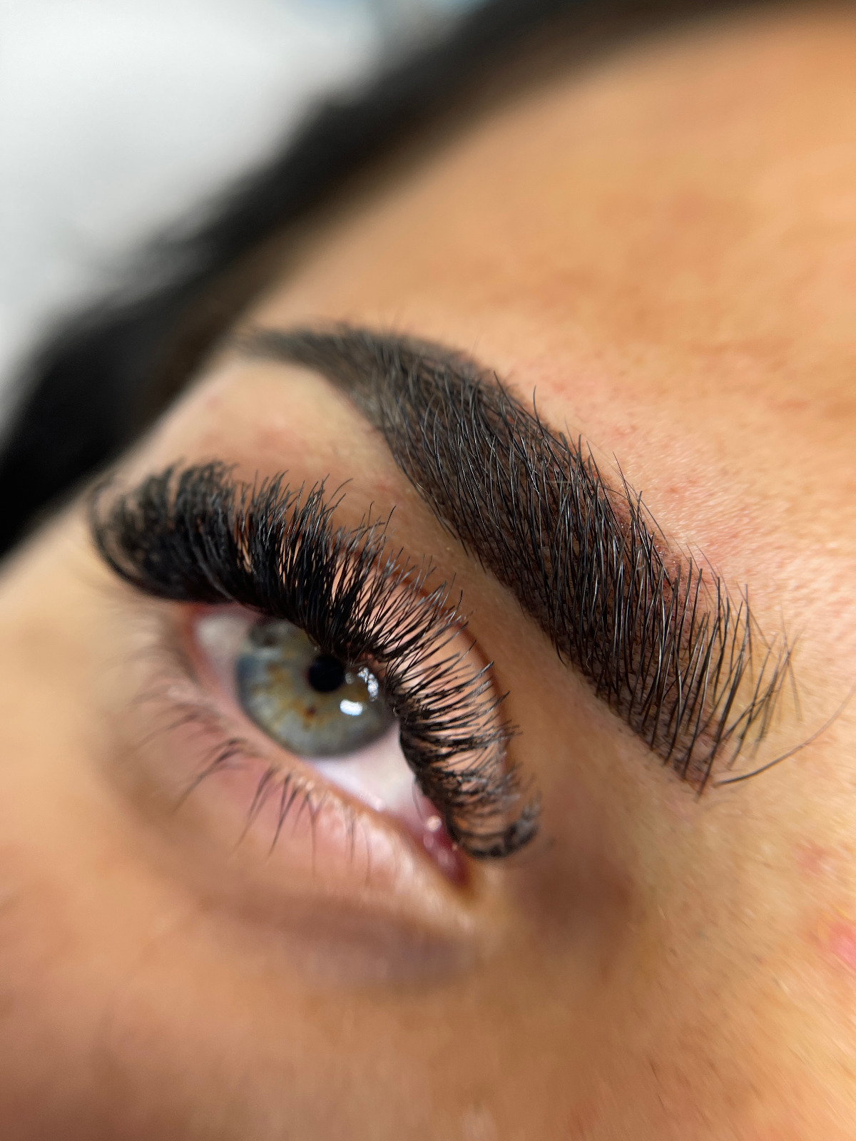 Micropigmentare sprâncene